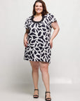 24seven Comfort Apparel Plus Size Black and White Short Sleeve Scoop Neck Mini Dress