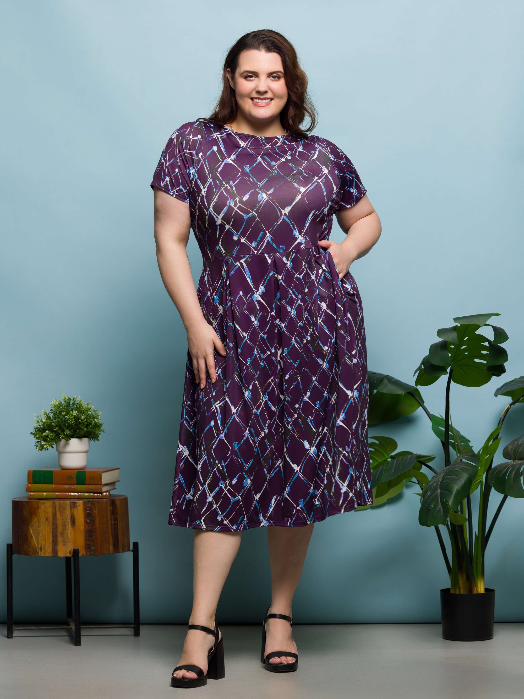 24seven Comfort Apparel Plus Size Purple Print Short Sleeve Pleated Flare Midi Pocket Dress