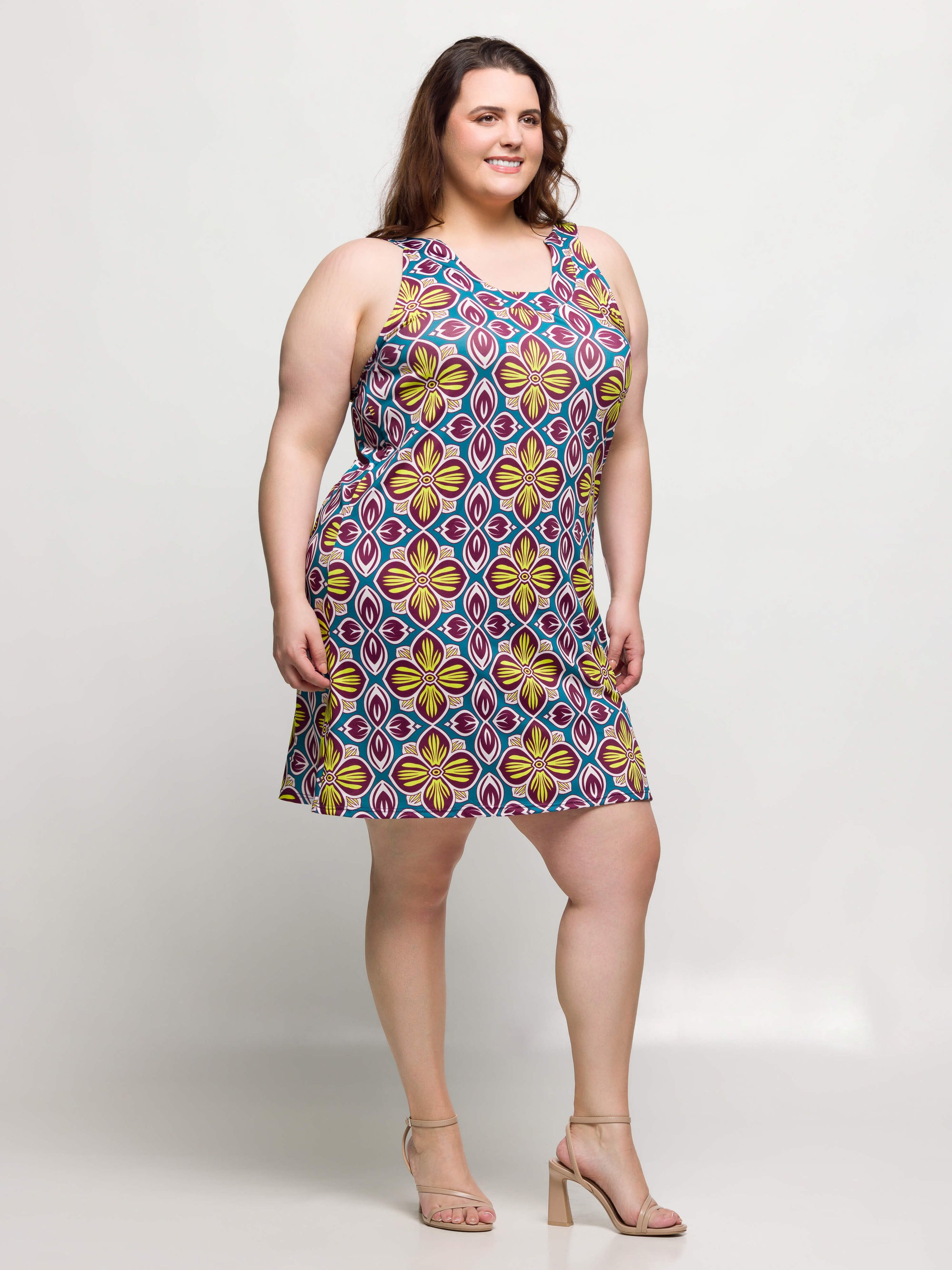 24seven Comfort Apparel Plus Size Floral Print Sleeveless Knee Length Shift Dress