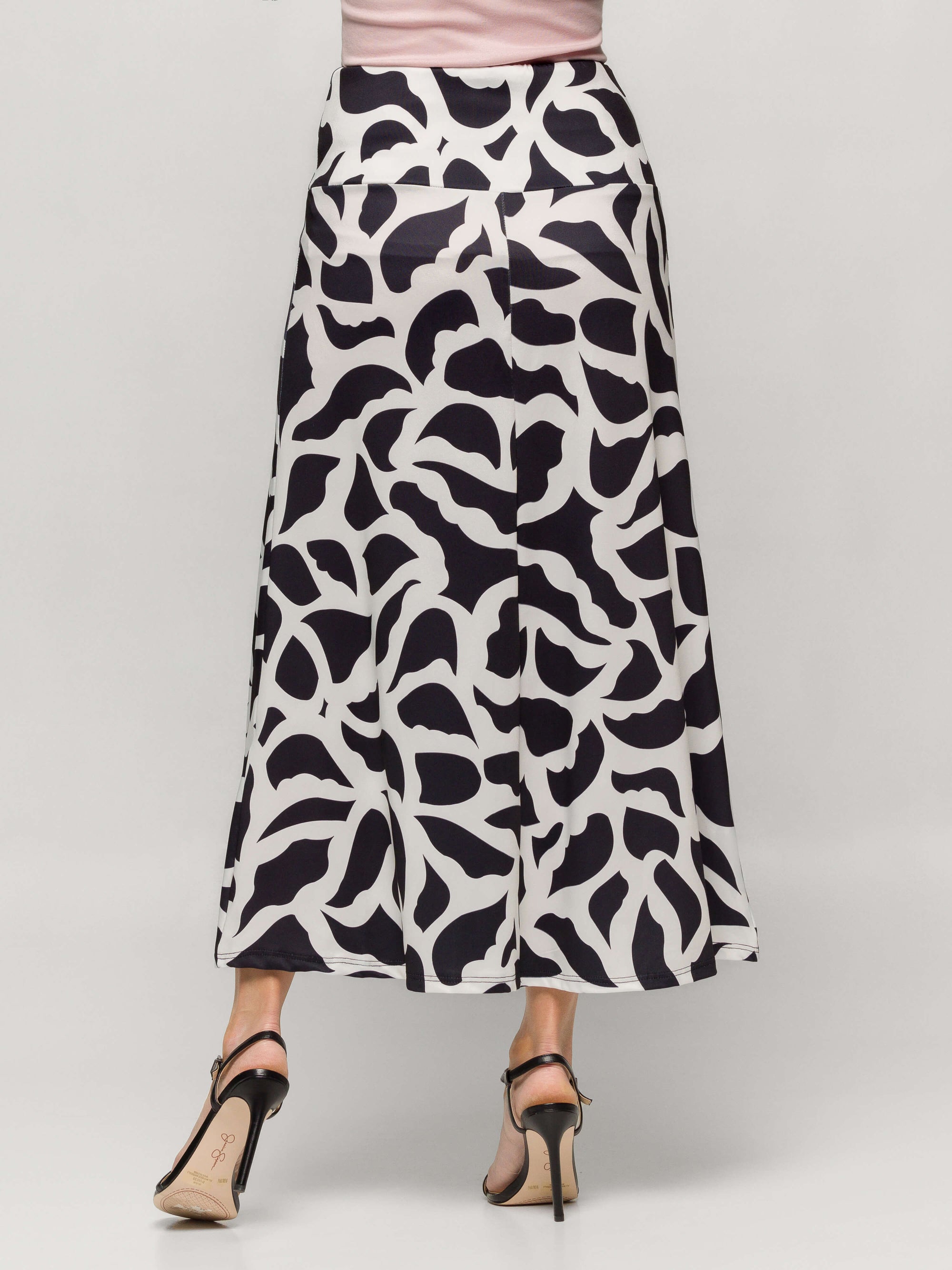 24seven Comfort Apparel Womens Black and White Print Elastic Waist A Line Maxi Skirt