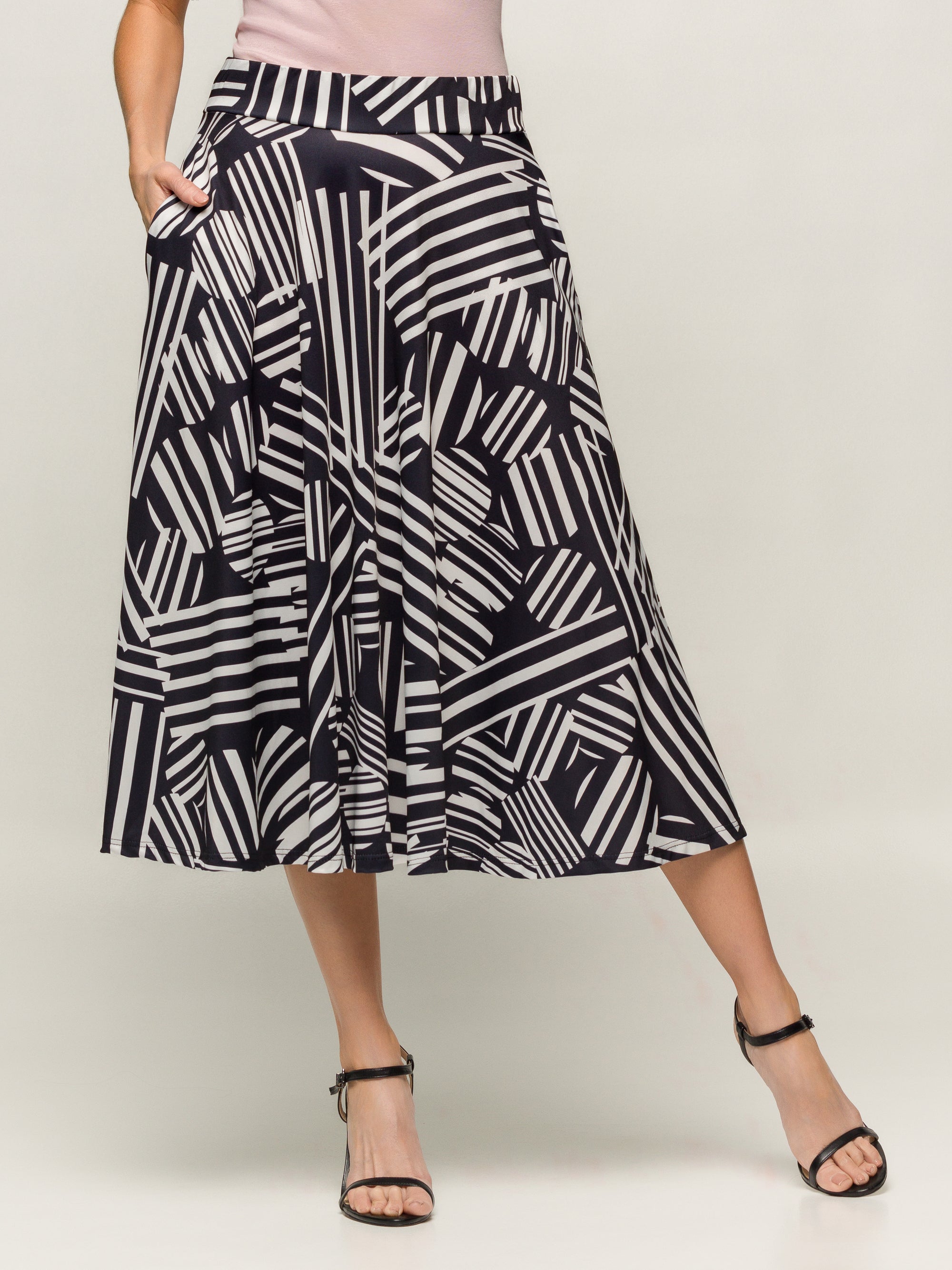 24seven Comfort Apparel Womens Black Geometric Print Elastic Waist Pocket Midi Skirt