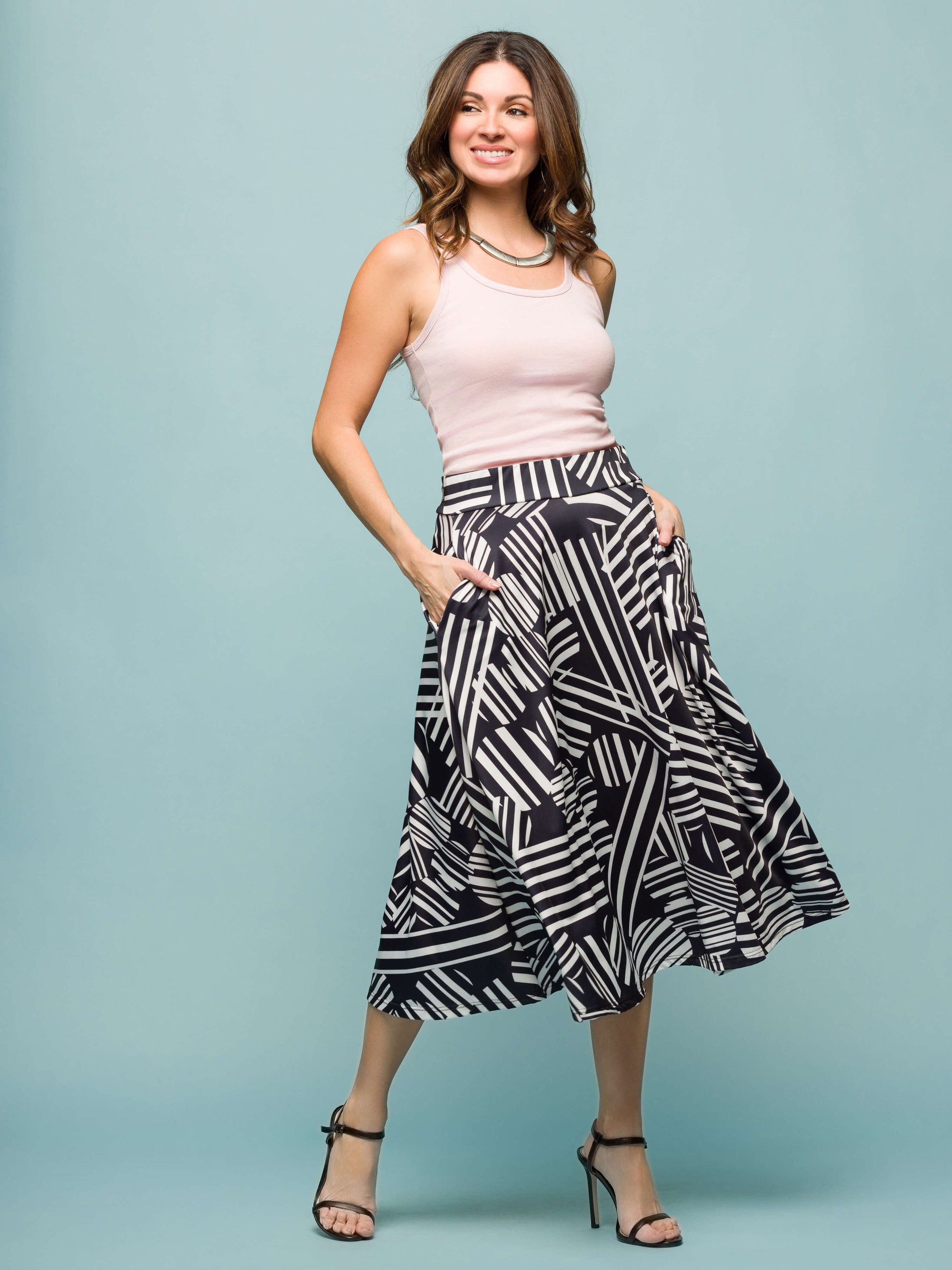 24seven Comfort Apparel Womens Black Geometric Print Elastic Waist Pocket Midi Skirt