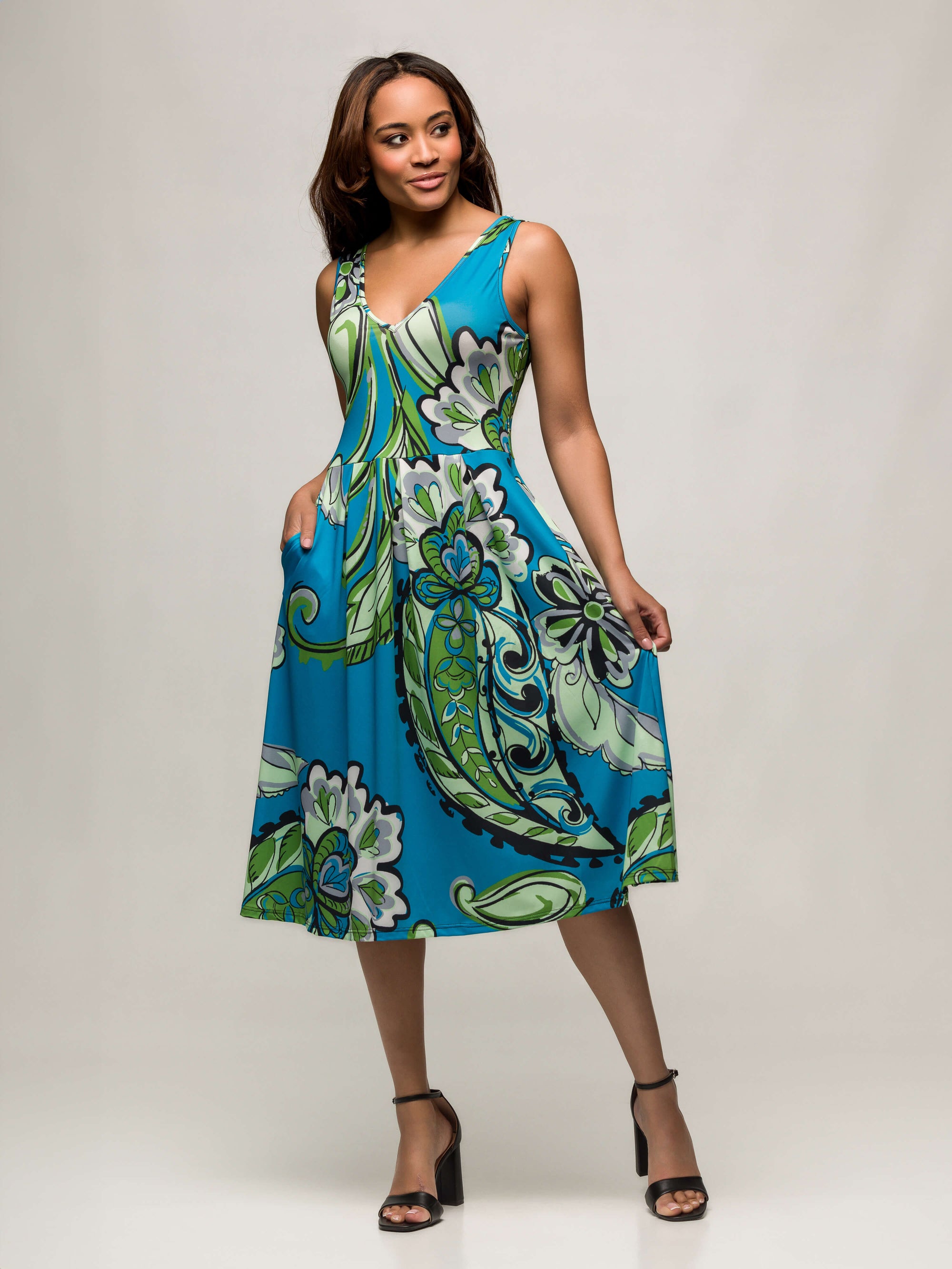 24seven Comfort Apparel Womens Midi Length Teal Paisley Print Sleeveless Pleated Pocket Dress