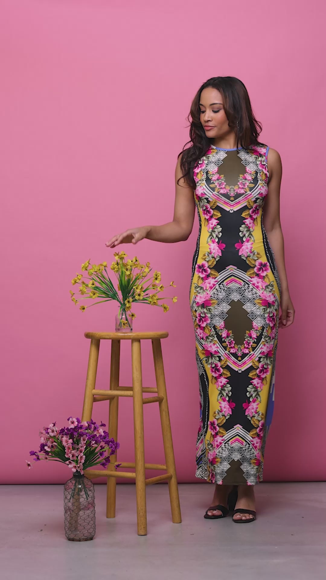 24seven Comfort Apparel Womens Geometric Floral Print