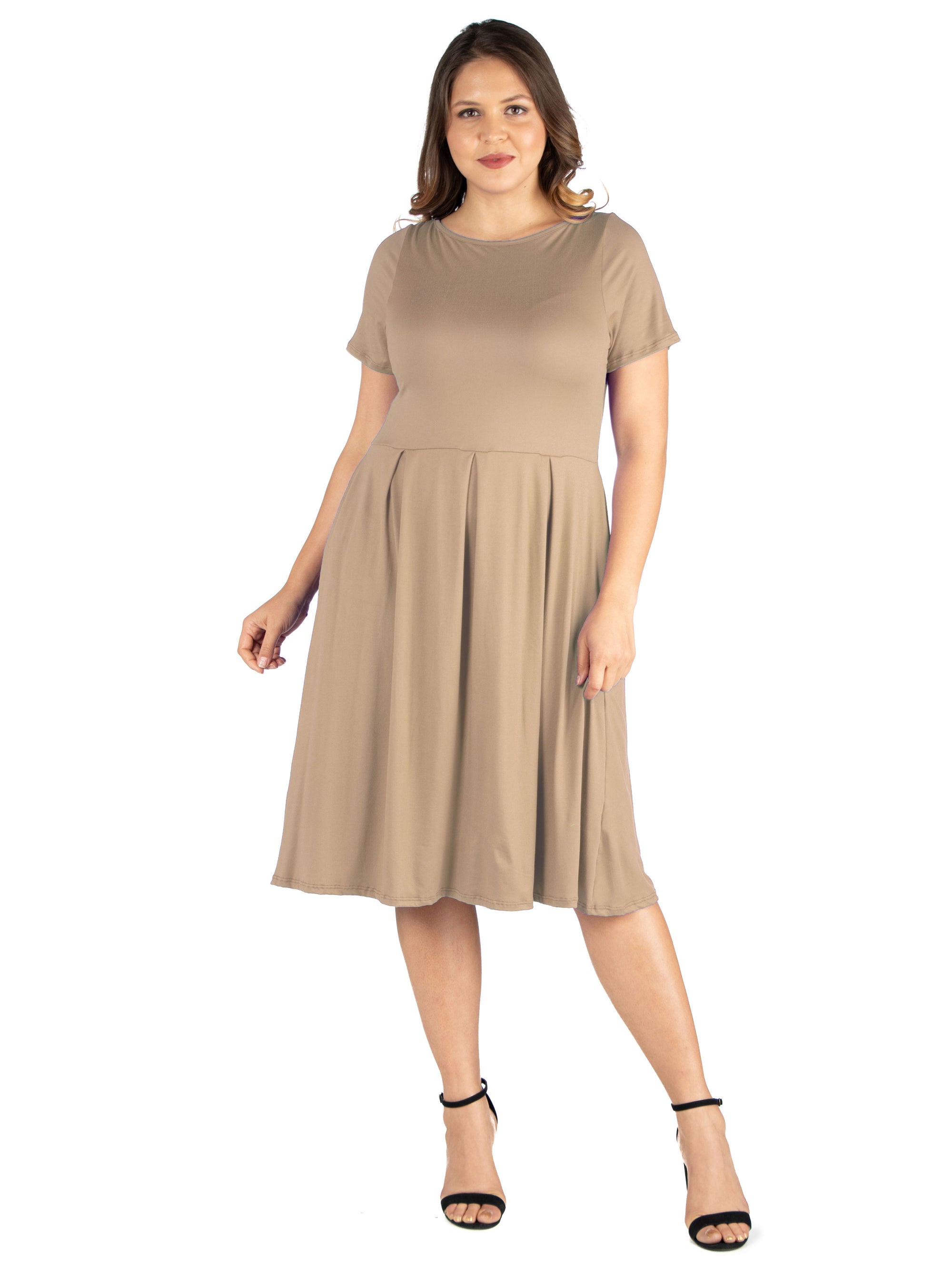 Short Sleeve Plus Size Midi Skater Dress With Pockets