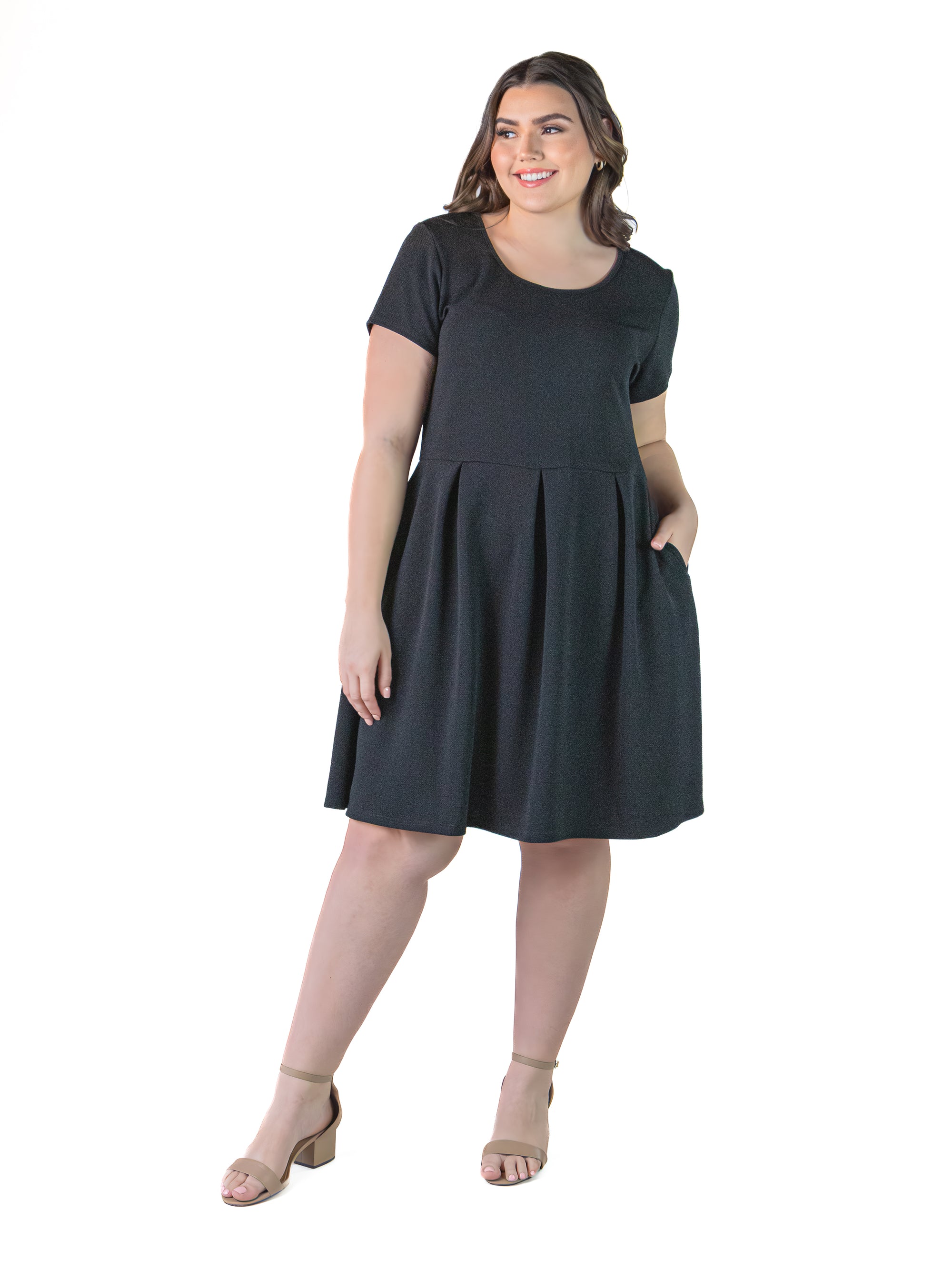 Plus Size Scoop Neck Knee Length Pleated Pocket Dress