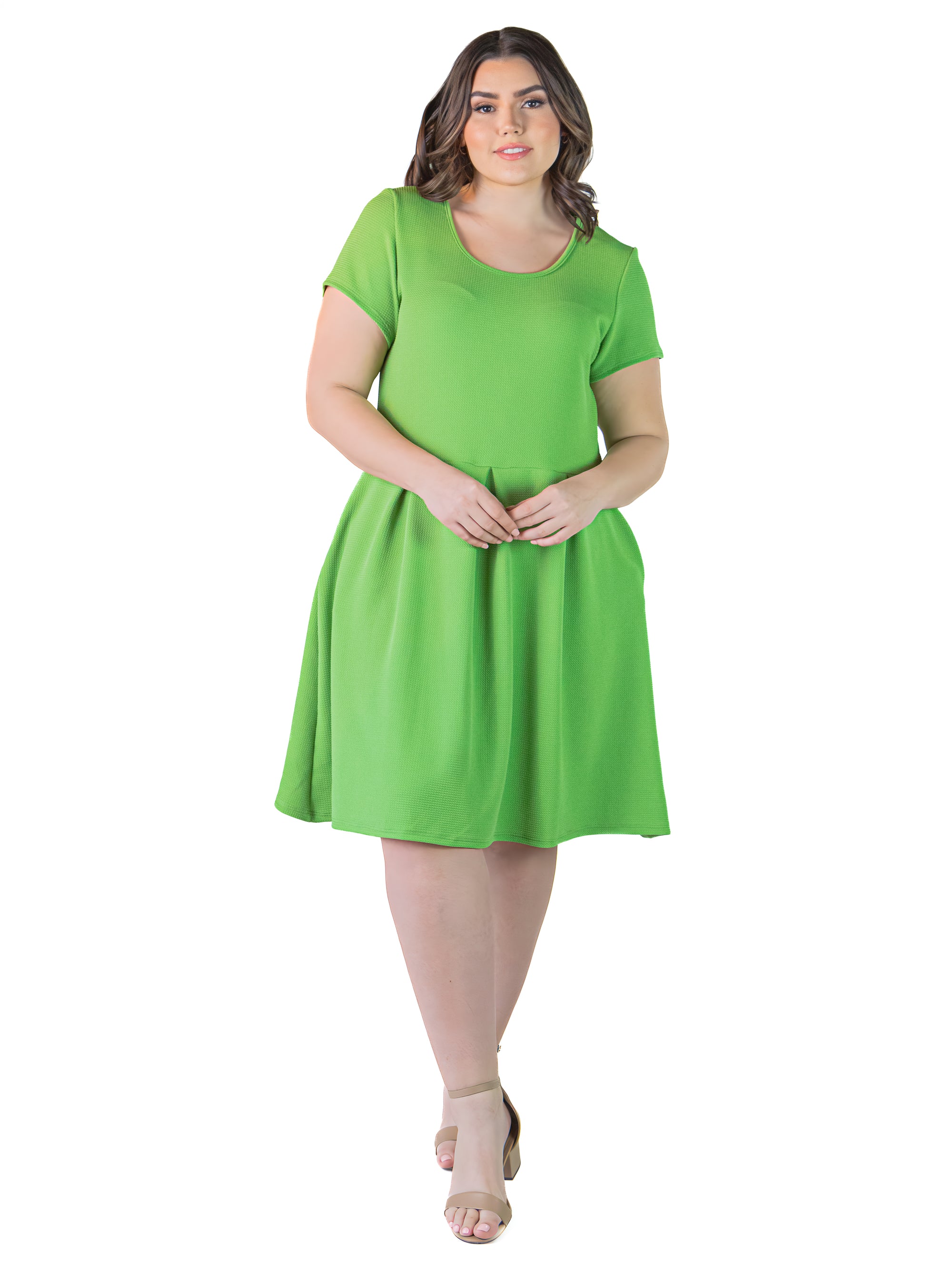 Plus Size Scoop Neck Knee Length Pleated Pocket Dress